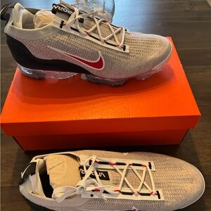 NWT 2021 VaporMax Flyknit Nike White and Black Sneakers with red check